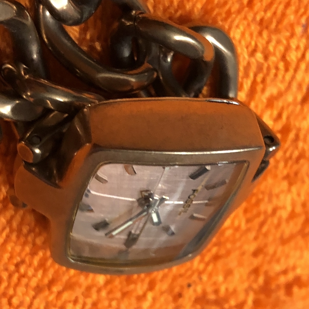 Ladies Fossil Analog Watch With Brown Polished Ch… - image 2